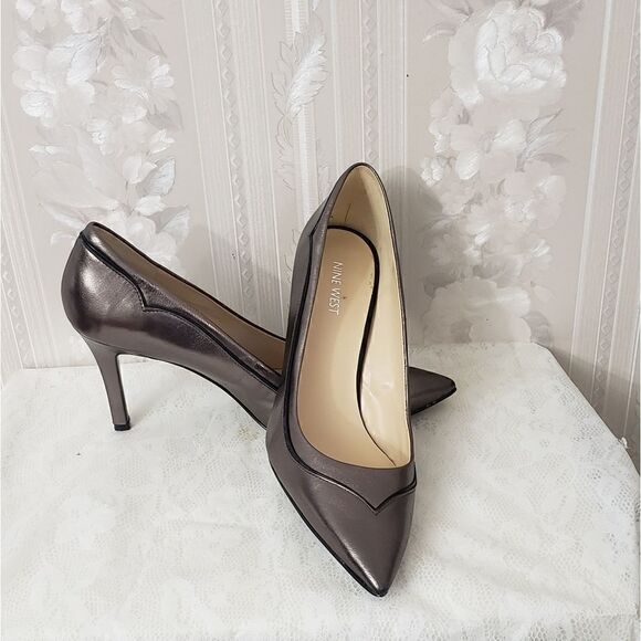 Nine West Jetplane Scalloped Design Pumps EUC - Picture 1 of 8